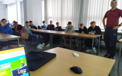 Uczniowie SMS przeszkoleni z przepisów gry przez Ekstraklasowego sędziego
